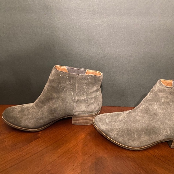 Gray Boots - Picture 1 of 4